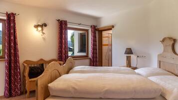 3 chambres, bureau, fer et planche à repasser, Wi-Fi gratuit