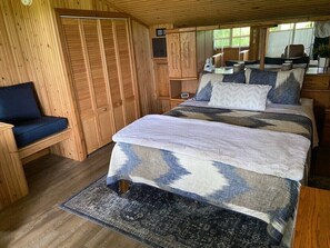 1 bedroom, desk, bed sheets