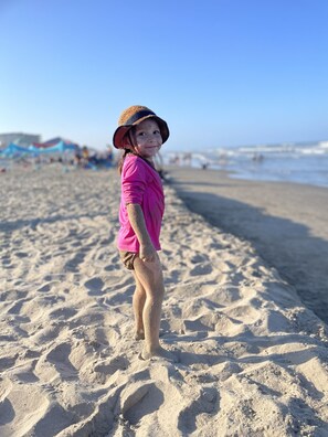 Beach nearby, beach towels - Luxurious 3 Story Townhome, private pool, Elevator, 3 minute walk to the beach!! (South Padre Island)