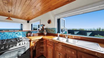 雪櫃、微波爐、洗碗機、多士爐