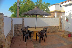 Outdoor dining - Villa with private pool (Conil de la Frontera)