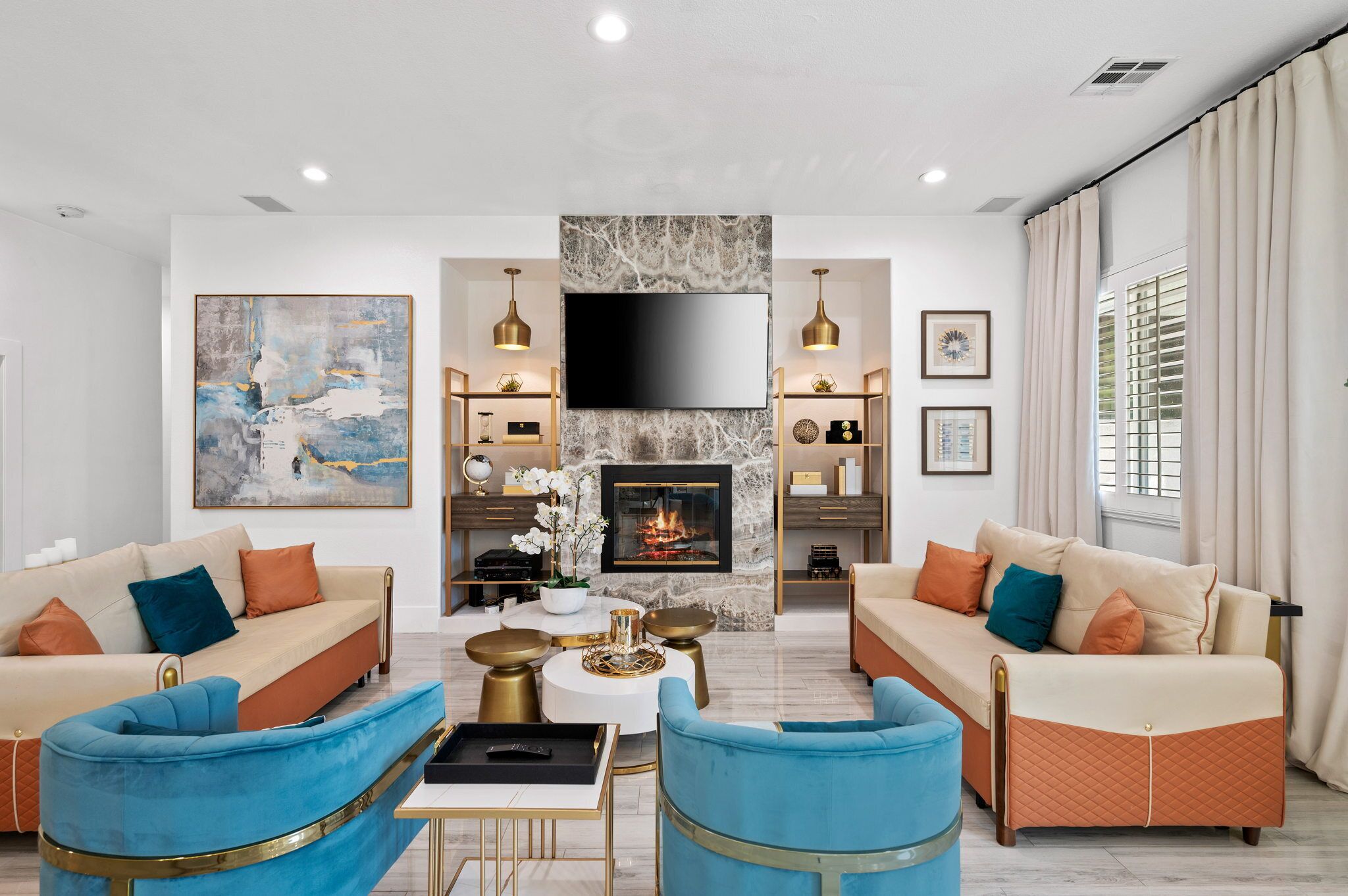 Smart-tv, pejs, videospil, bordtennisbord