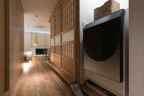 Design studio suite, niet-roken | Woonruimte | Een televisie en vloerverwarming