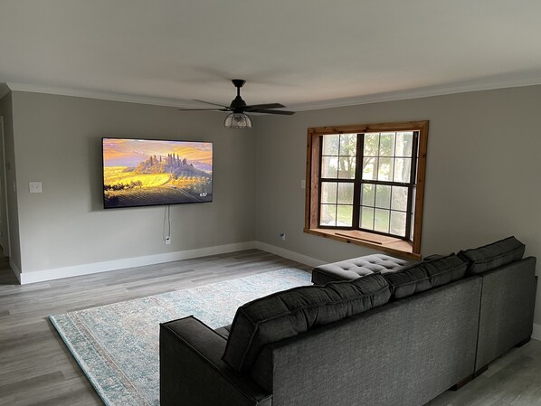 TV - Canton cottage  (Broken Arrow)
