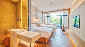 Artículos del minibar gratis y caja de seguridad en la habitación