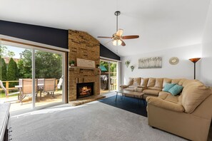 Smart TV, fireplace, ping pong, books