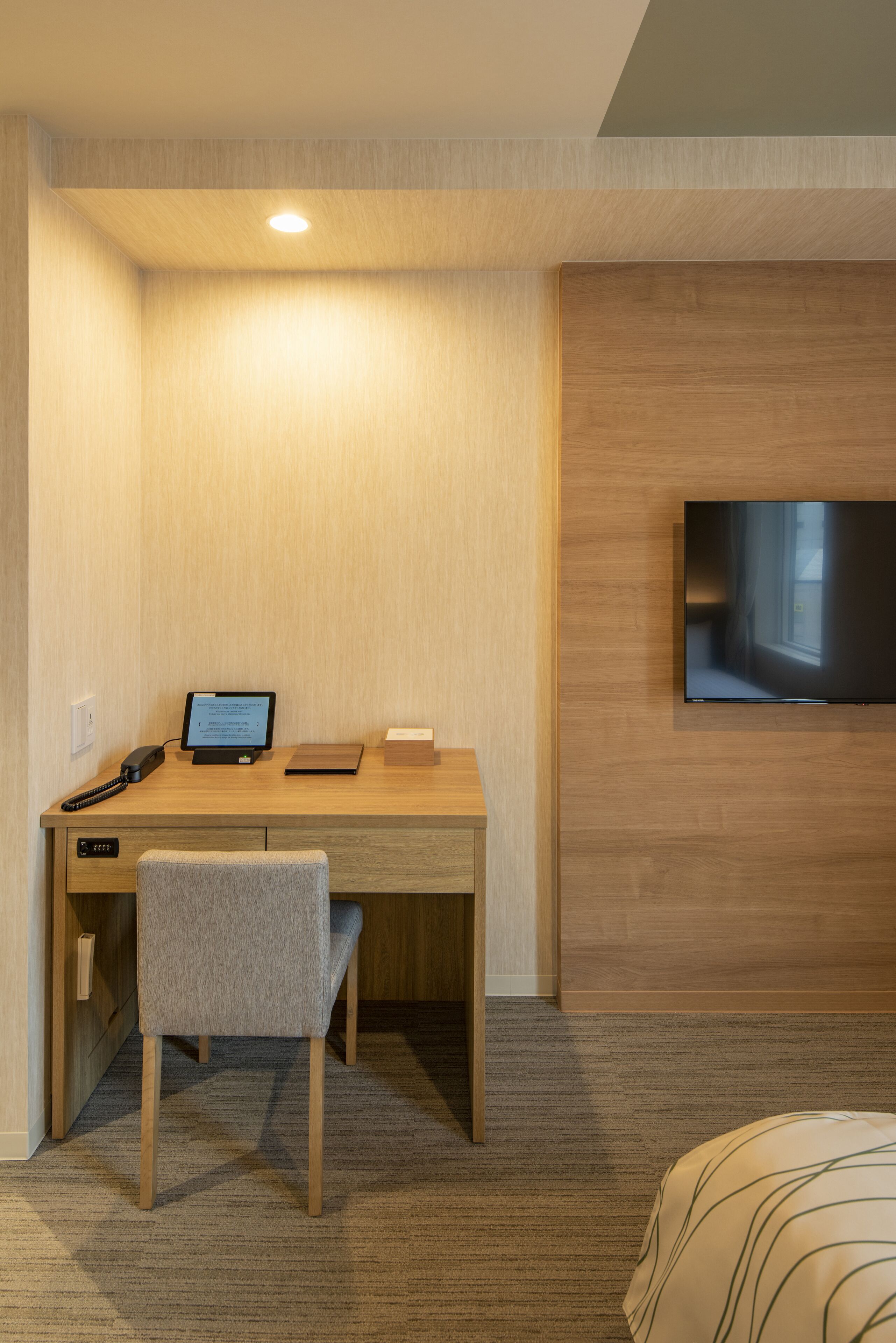 1 bedroom, desk, blackout curtains, soundproofing