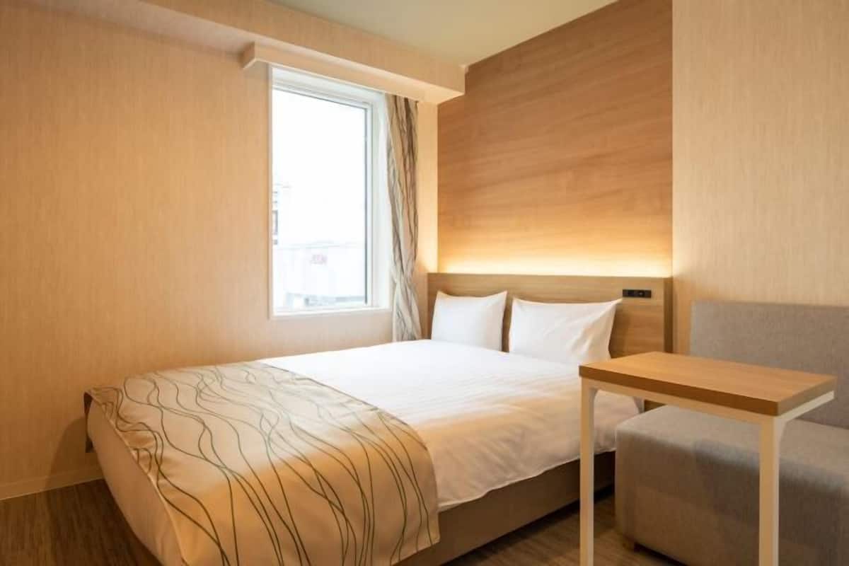 Bureau, rideaux occultants, chambres insonorisées, Wi-Fi gratuit