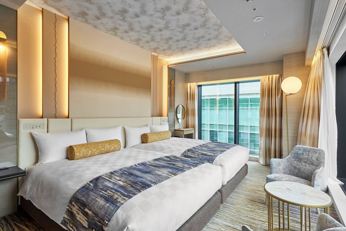 Kamar Twin (Suite, AKARI) | Selimut bulu angsa, brankas, dan tirai kedap cahaya