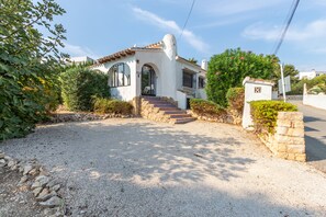 Exterior - 'Villa Margarita' with outdoor pool, terrace, air conditioning and Wi-Fi (Benisa)