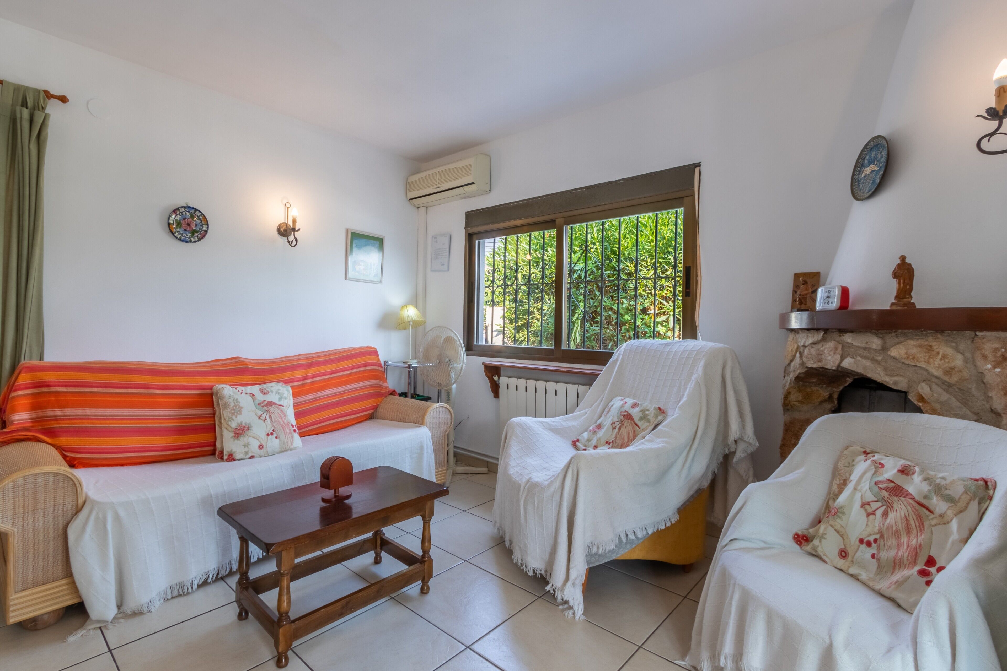 TV, DVD-spiller og stereoanlegg