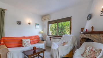 TV, DVD-spiller og stereoanlegg