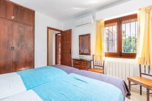 2 bedrooms, iron/ironing board, free WiFi, bed sheets - 'Villa Margarita' with outdoor pool, terrace, air conditioning and Wi-Fi (Benisa)