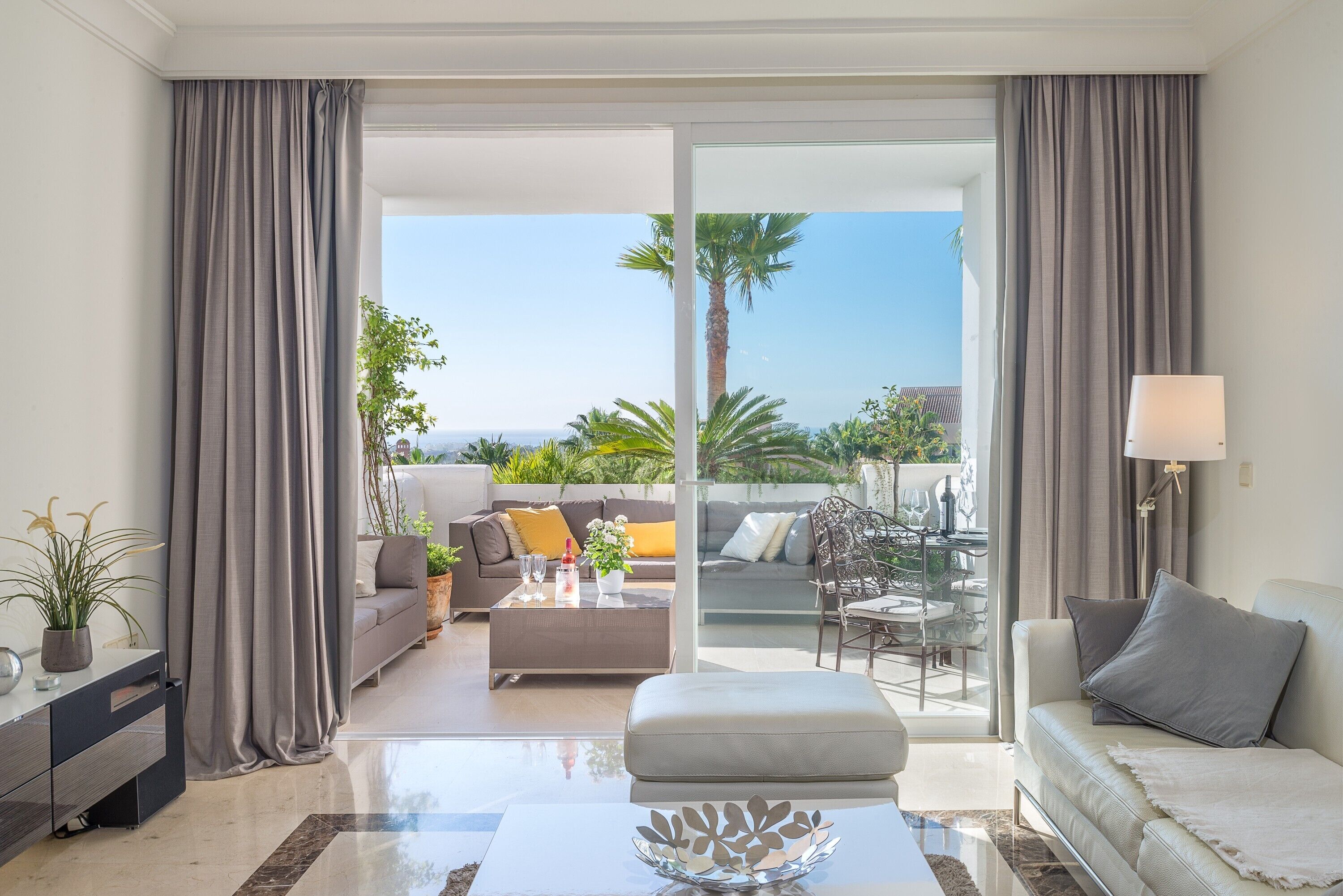 TV, DVD-spiller og stereoanlegg