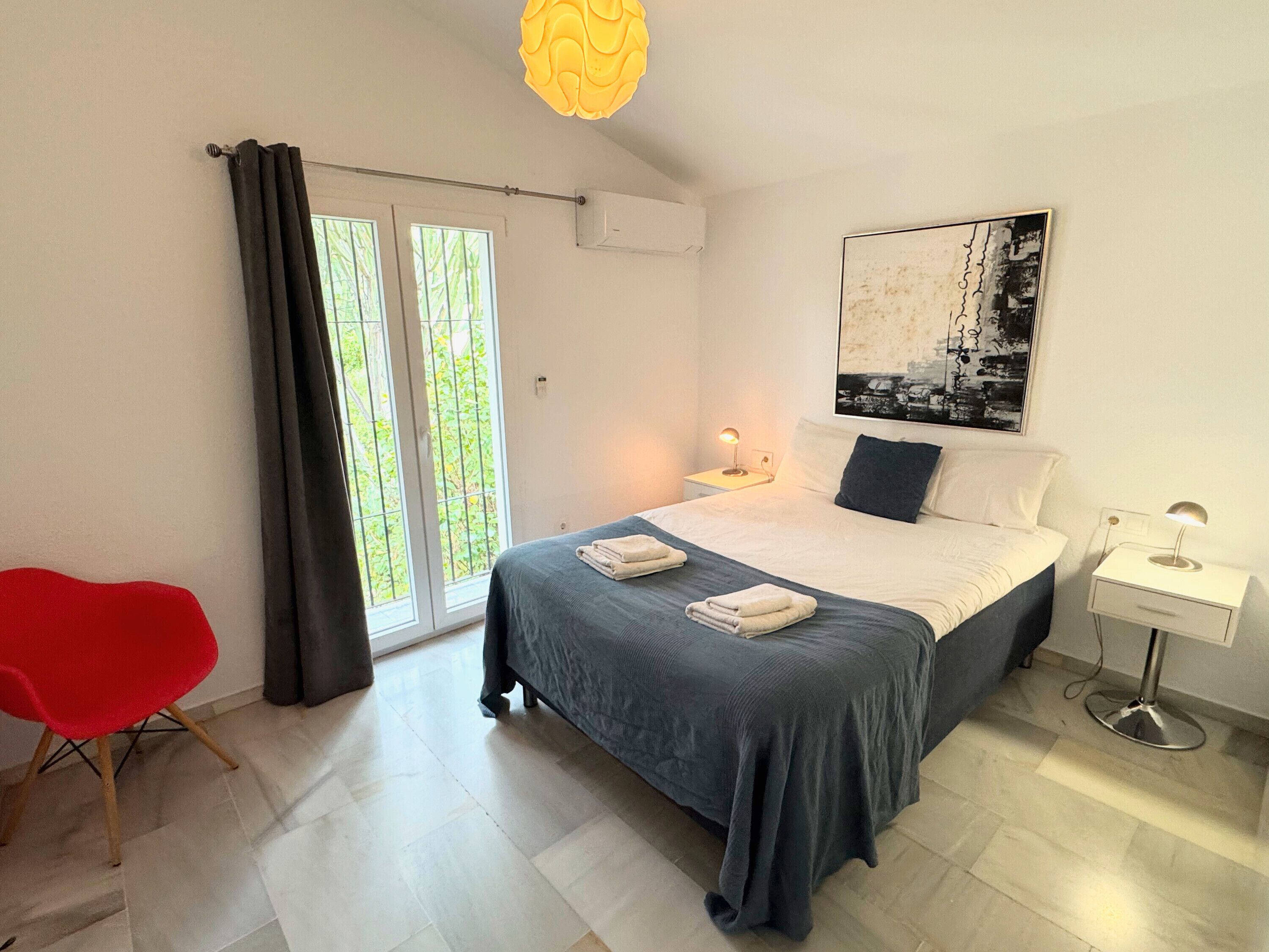 4 chambres, fer et planche à repasser, Wi-Fi gratuit, draps fournis