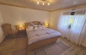 1 bedroom, iron/ironing board, travel cot, WiFi