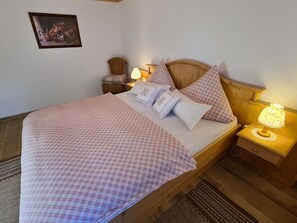 1 Schlafzimmer, Bügeleisen/Bügelbrett, Reisekinderbett, WLAN