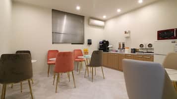 Free daily self-service breakfast