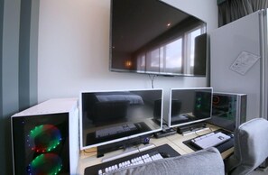 Family Double Room | Premium bedding, memory foam beds, desk, laptop workspace - Stay-inn Hotel (Gimhae)