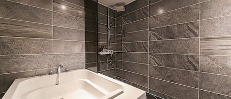 Superior Double Room | Bathroom | Separate tub and shower, deep soaking tub, free toiletries, hair dryer