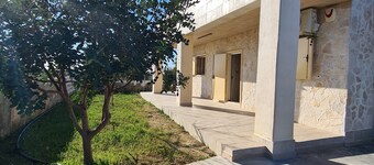 Wunderschöne Villa bei Torre Ovo , 800 Meter vom Meer entfernt. Neubau (2021) 