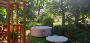 Bain à remous extérieur