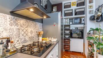 Family House, Multiple Bedrooms (Cozy Home with private Garden) | Private kitchen | Fridge, oven, stovetop, dishwasher