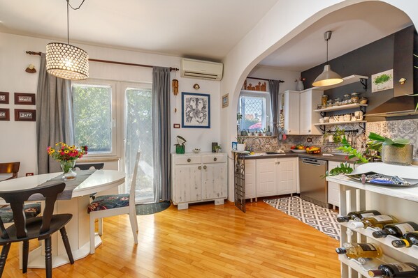 Family House, Multiple Bedrooms (Cozy Home with private Garden) | Dining - Cozy Home With Private Garden (Jelenje)