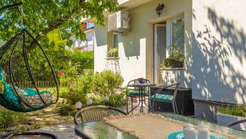 Khu ẩm thực ngoài trời