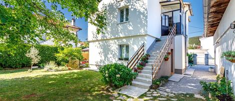 Maison Familiale, plusieurs chambres (Cozy Home with private Garden) | Extérieur