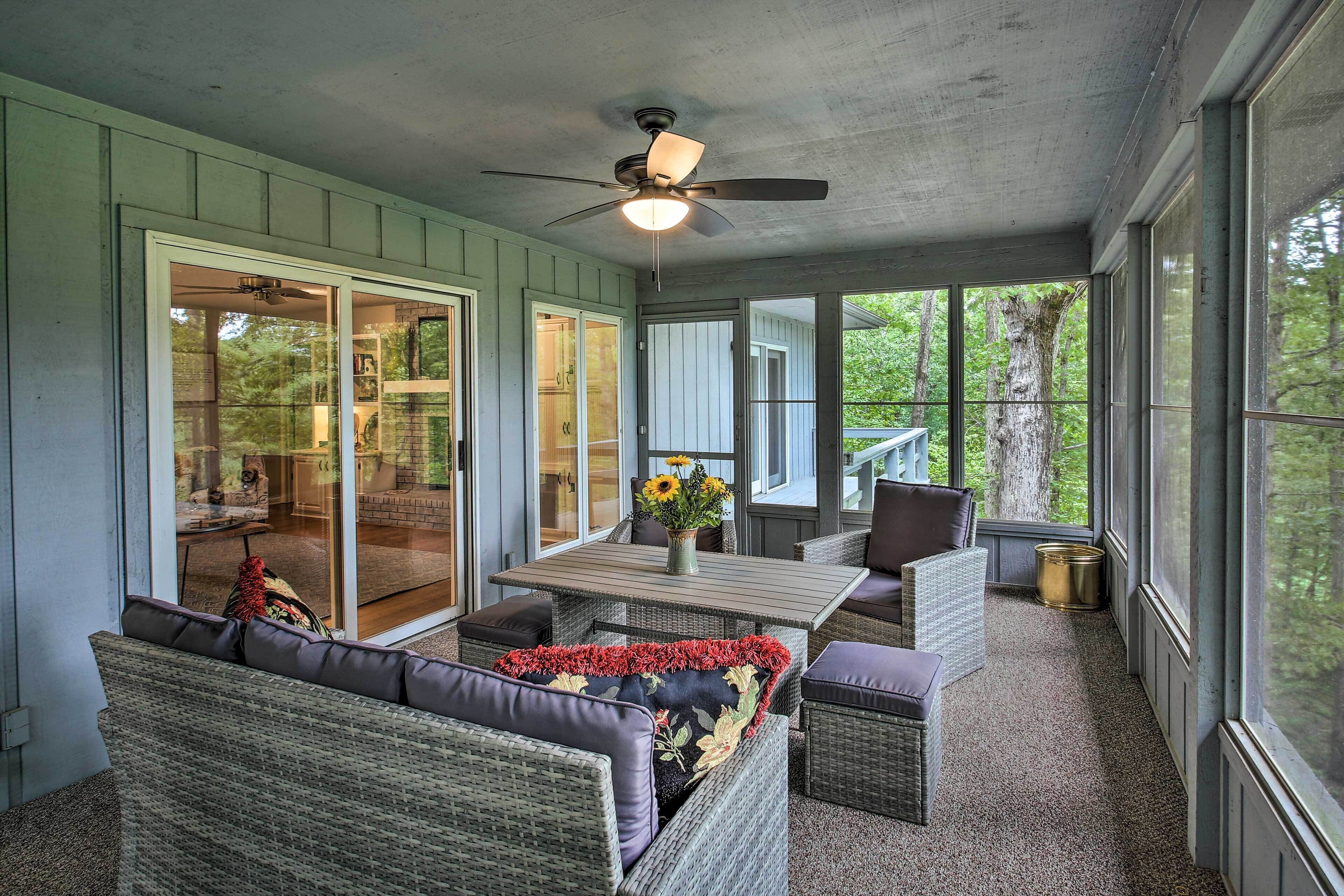 'Casa Azul' on Golf Course w/ High-End Interior!