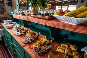 Tägliches inbegriffenes Frühstücksbuffet