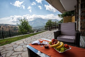 Balcony view - La Noi Guesthouse (Grevena)