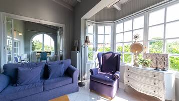 40-inch Smart TV with digital channels, TV, fireplace