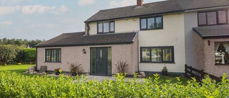 平房 | 住宿正面