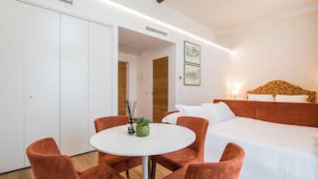 Televisión 80 cm con canales de televisión por cable