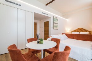 套房, 花園景 | 客廳 | 80 厘米電視連有線電視頻道