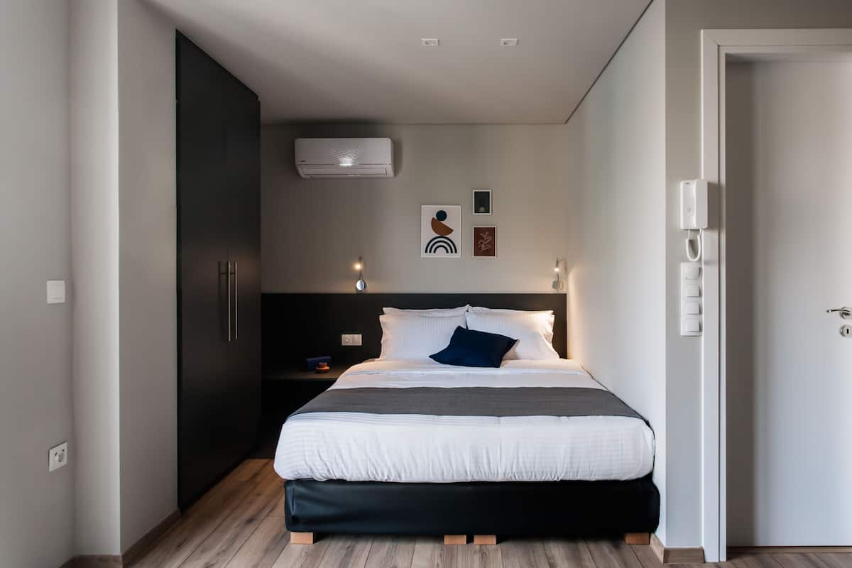 Apartemen, 1 kamar tidur (C1) | 1 kamar tidur, meja kerja, dan setrika/meja setrika