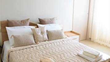 2 bedrooms, iron/ironing board, free WiFi, bed sheets