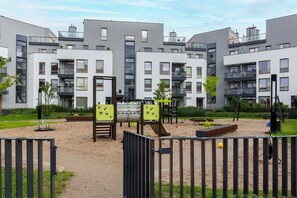 Children's area - Al. Rzeczypospolitej 20  Warsaw | Bright Apartment in Wilanów | Access to Free Gym (Warszawa)