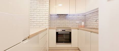 冰箱、烤箱、炉灶、洗碗机