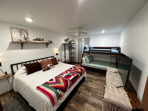 5 bedrooms, desk, iron/ironing board, free WiFi
