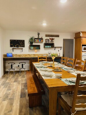 Dining - Lakefront House, Sleeps 20, Private Dock, Great Fishing, Near Tulsa (Afton)