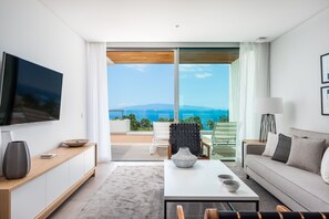 50-inch Smart TV with digital channels, TV, Netflix - Los Jardines de Abama Suites & Villas (Guia de Isora)