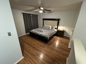 1 chambre, bureau, fer et planche à repasser, Wi-Fi gratuit