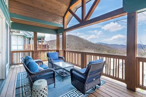 Property grounds - Wintergreens R1631-Mtn Condo/View, Gated Resort, Indoor/Outdoor Pools & Hot Tub (Banner Elk)