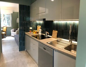 Kühlschrank, Herdplatte, Geschirrspüler