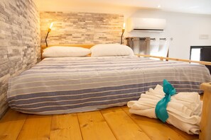 1 bedroom, free WiFi, bed sheets - The Pearl of Neptune Tourist rental near the sea (Nettuno)