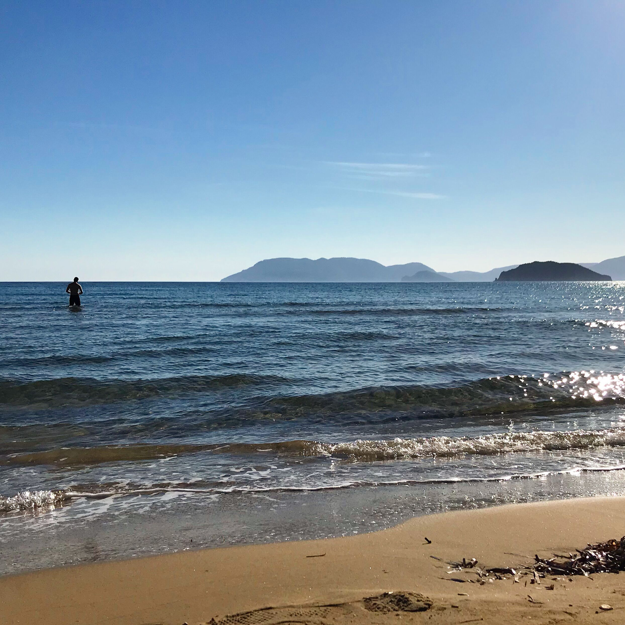 Beach nearby, sun loungers