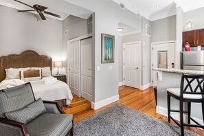 Iron/ironing board, free WiFi, bed sheets